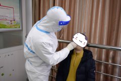 护航“两会”！邛崃市中医医院高效完成核酸采集及检测