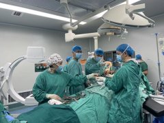 邛崃市中医医院实施腰椎三节段减压固定融合手术
