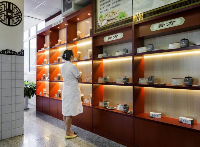 西街院区—中医药展示柜
